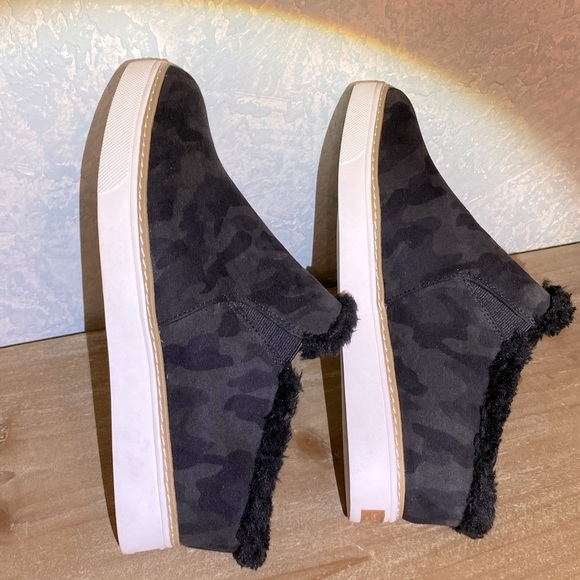 Dr. Scholls IF ONLY MULE sz9 faux black suede& faux fur lining with white soles - Picture 4 of 9